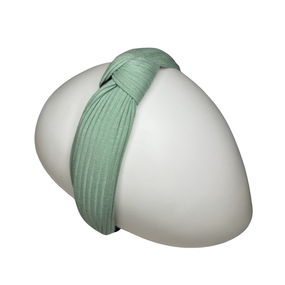 Sage green Knot headband - Picture 5 of 6